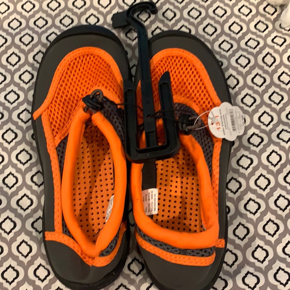 Kids beach shoes